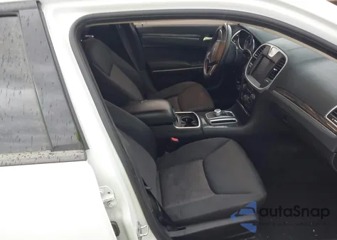 2019 Chrysler 300 Touring из США, поврежденный, VIN 2C3CCAAG3KH746211